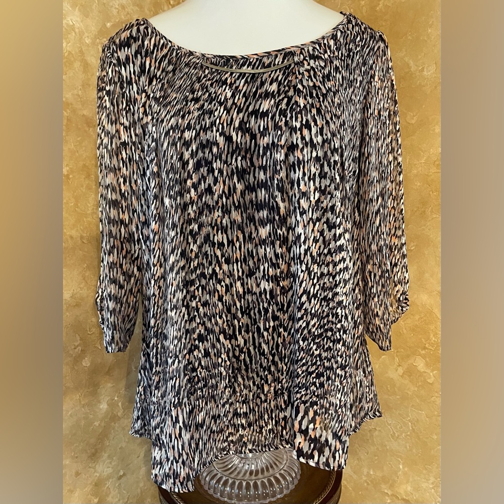 Roz & Ali Black and White Pleated Blouse Long Sleeves